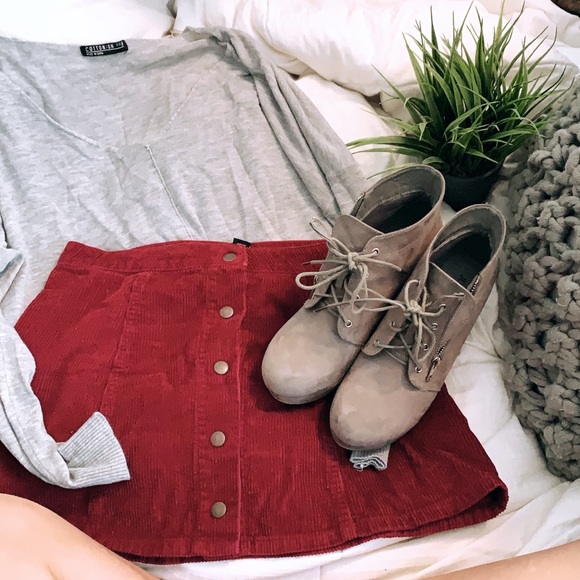 Forever 21 Button Down Red Velvet Skirt - Picture 1 of 2